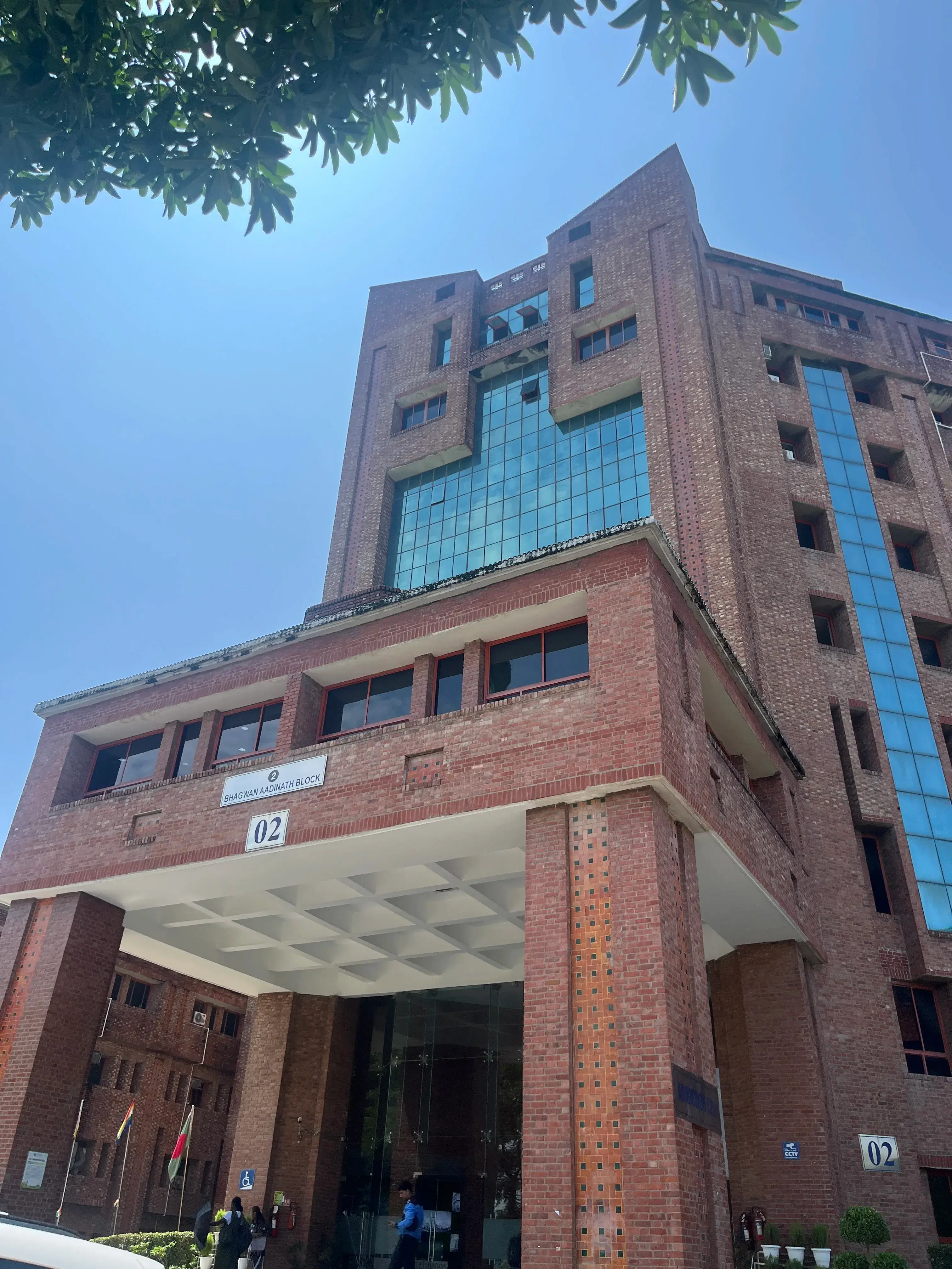 Sharda University, School of Dental Sciences Greater Noida Departments photo 2